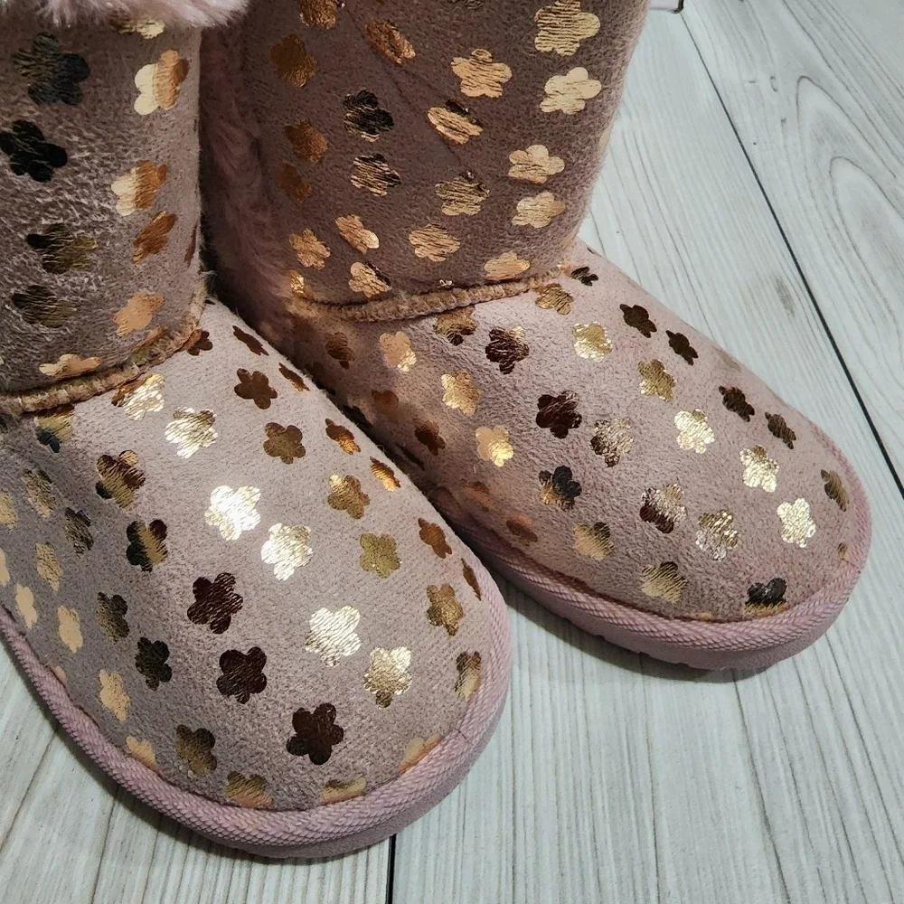Olivia Miller Girls Pink Flower Slipper Boots NWT Size 3 Size 4